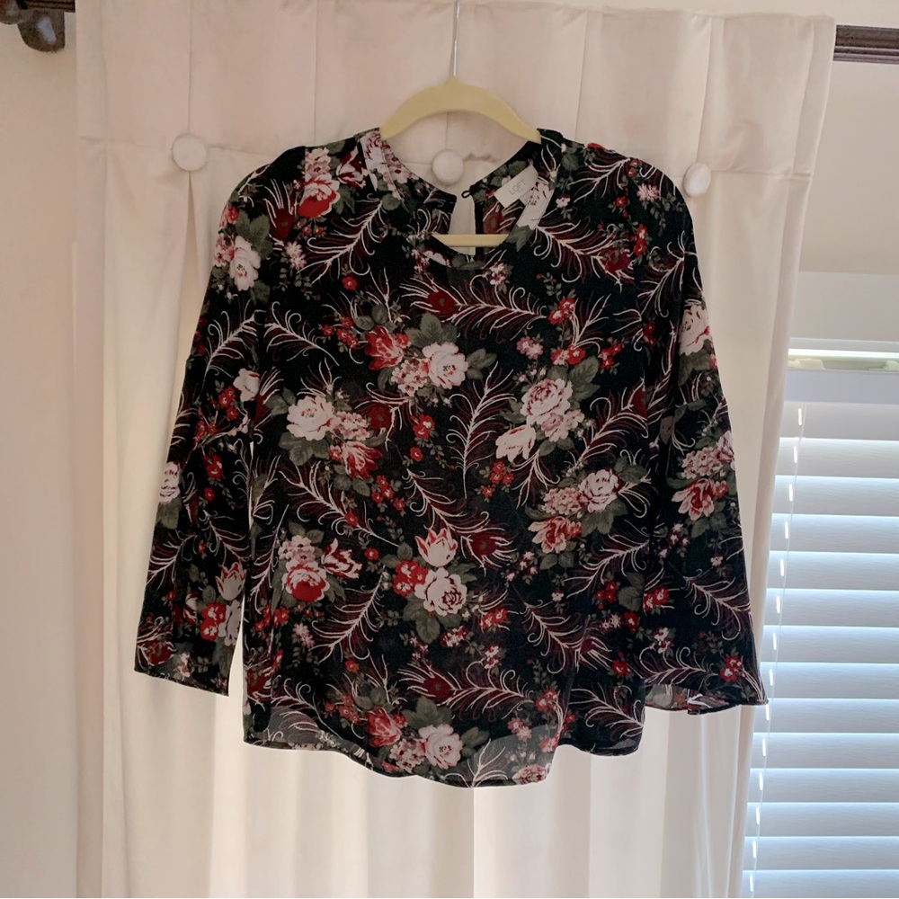 Like New Loft Extra Small XS Black, Red and White Flower Blouse